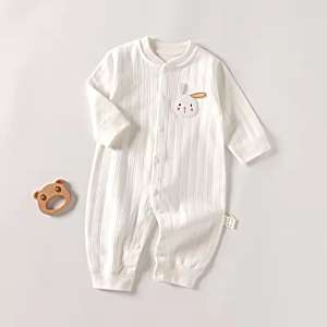 salopeta pijama alba lunga pentru bebelusi cu textura white rabbit