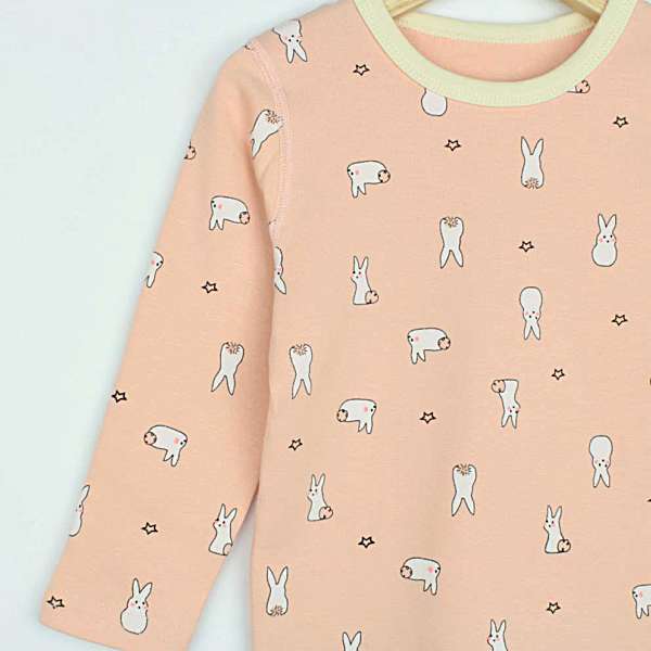 pijama pentru copii cu doua piese bluza si pantaloni cu imprimeu iepurasi roz bunny