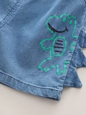 set de vara pentru baietei baieti cu tricou si blugi scurti lizard