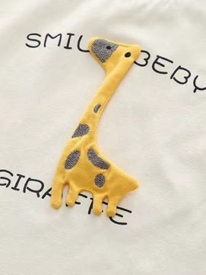 set compleu pentru baieti baietei cu tricou si pantaloni scurti cu model girafa Giraffe