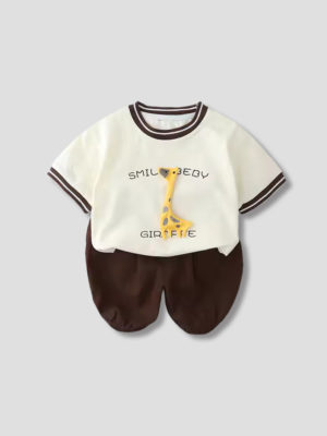 set cu tricou si pantaloni scurti giraffe