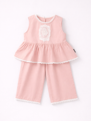 VREAU SA FACI POZA ASTA DE PROFIL PENTRU UN MAGAZIN ONLINE, PE DIMENSIUNILE 1002 X 1336, PE FUNDAL GRI DESCHIS, SA FIE PE UN PERETE GRI DESCHIS.