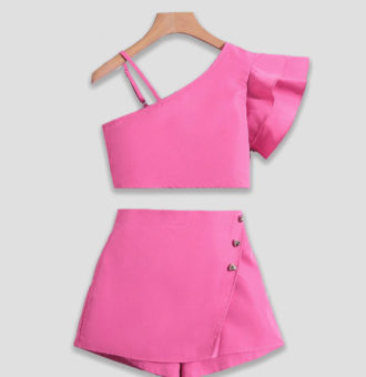 compleu roz cu tricou si fusta pantalon rosa